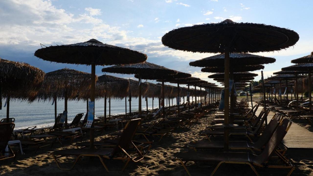 Beach Front Vintage Villa Kalliktratis Nea Kallikrateia Exteriör bild