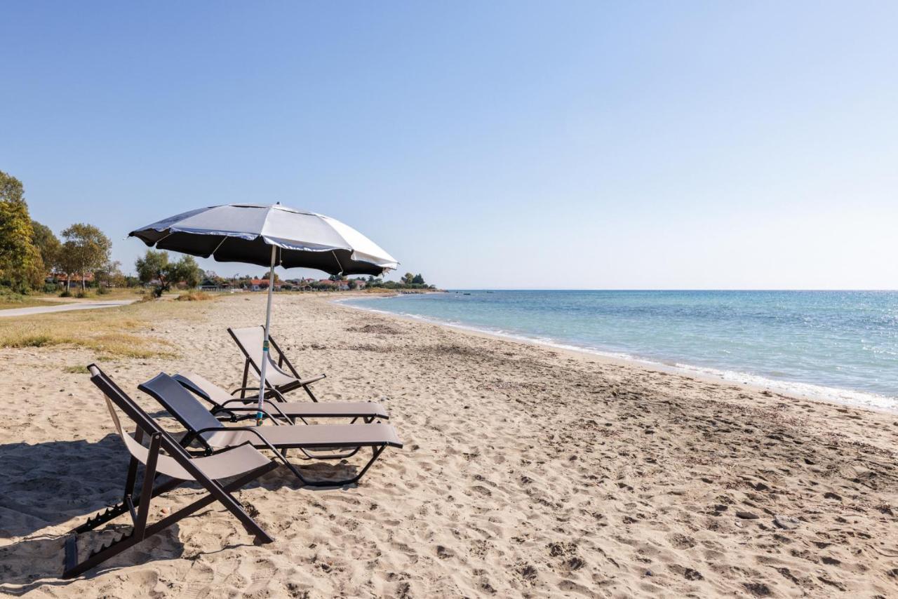 Beach Front Vintage Villa Kalliktratis Nea Kallikrateia Exteriör bild